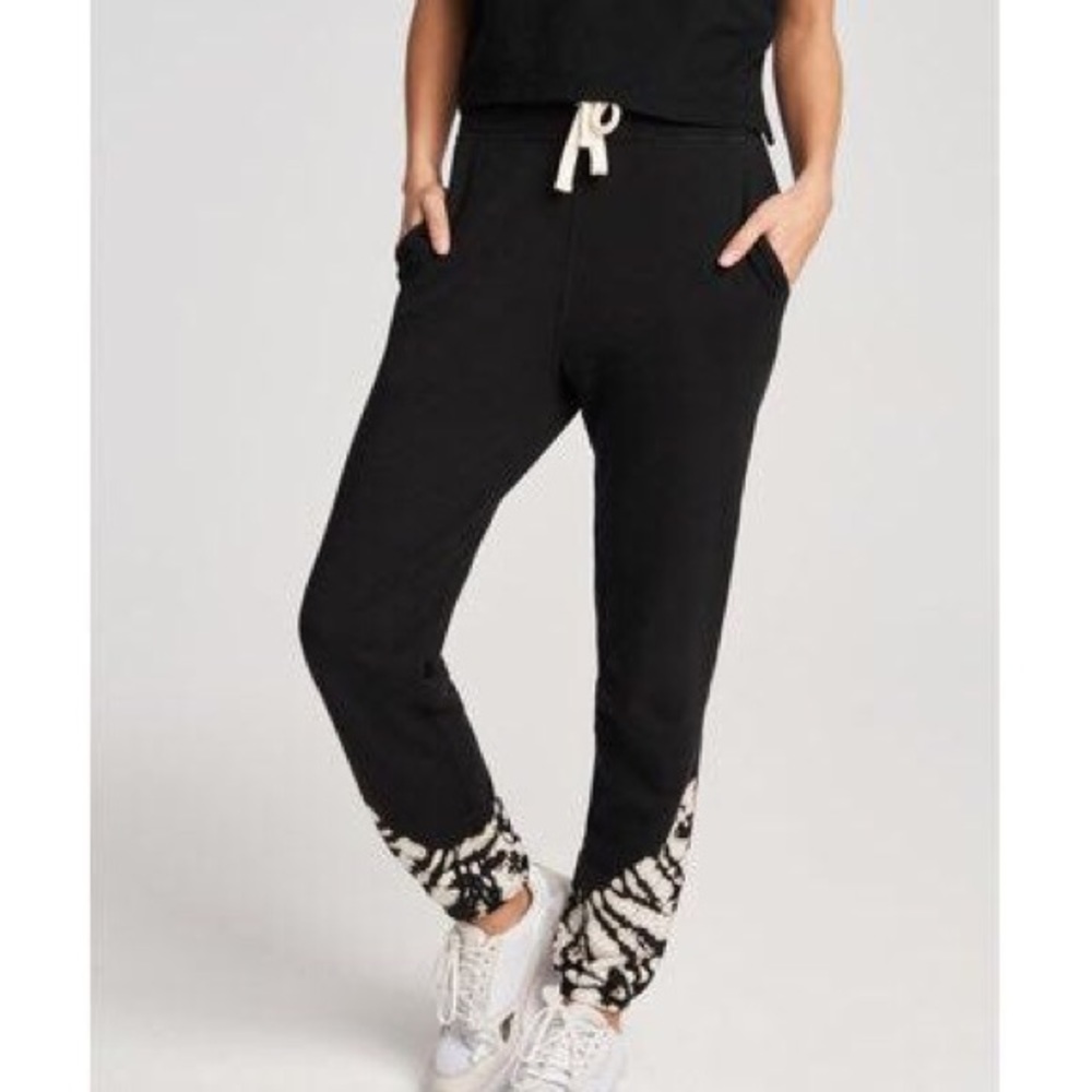 Electric & Rose Vendima Jogger size small